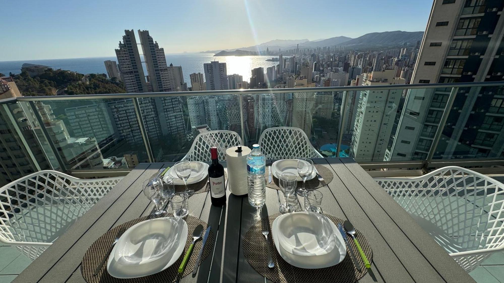 Highrise Apartment With Stunning Views From Private Balcony 85 Benidorm Extérieur photo